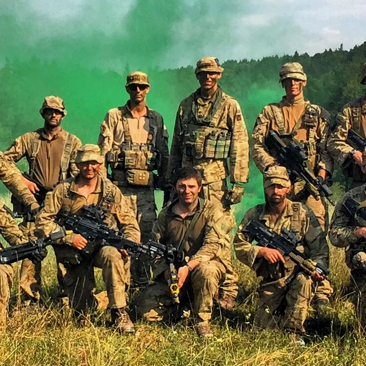 Al Hynes with fellow soldiers during military service