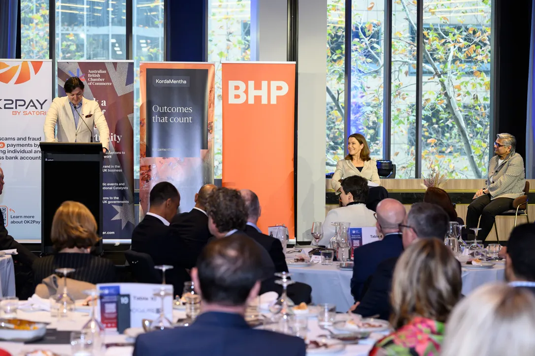 Al Hynes speaking at an international business event